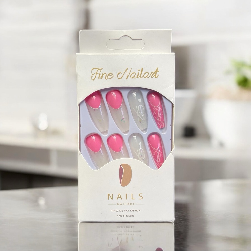 Pink XO Press On Nails